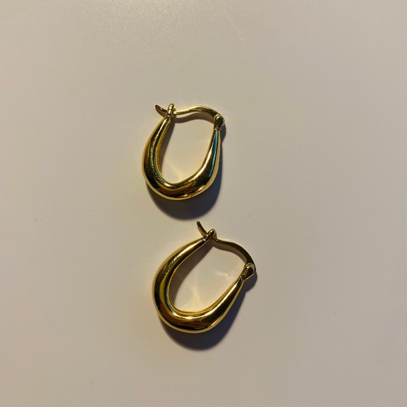 Gold hoop earrings - 18k real gold plated on 925 sterling silver minimal design - Picture 7 of 8